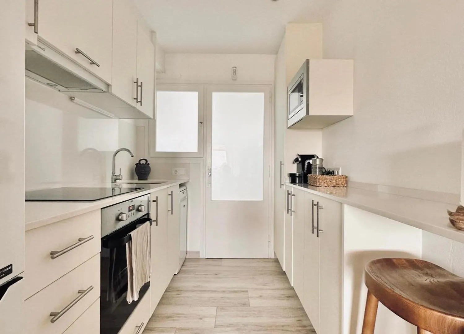 The Golden Oak In Calella Centre - 100M From Beach Palafrugell Apartman